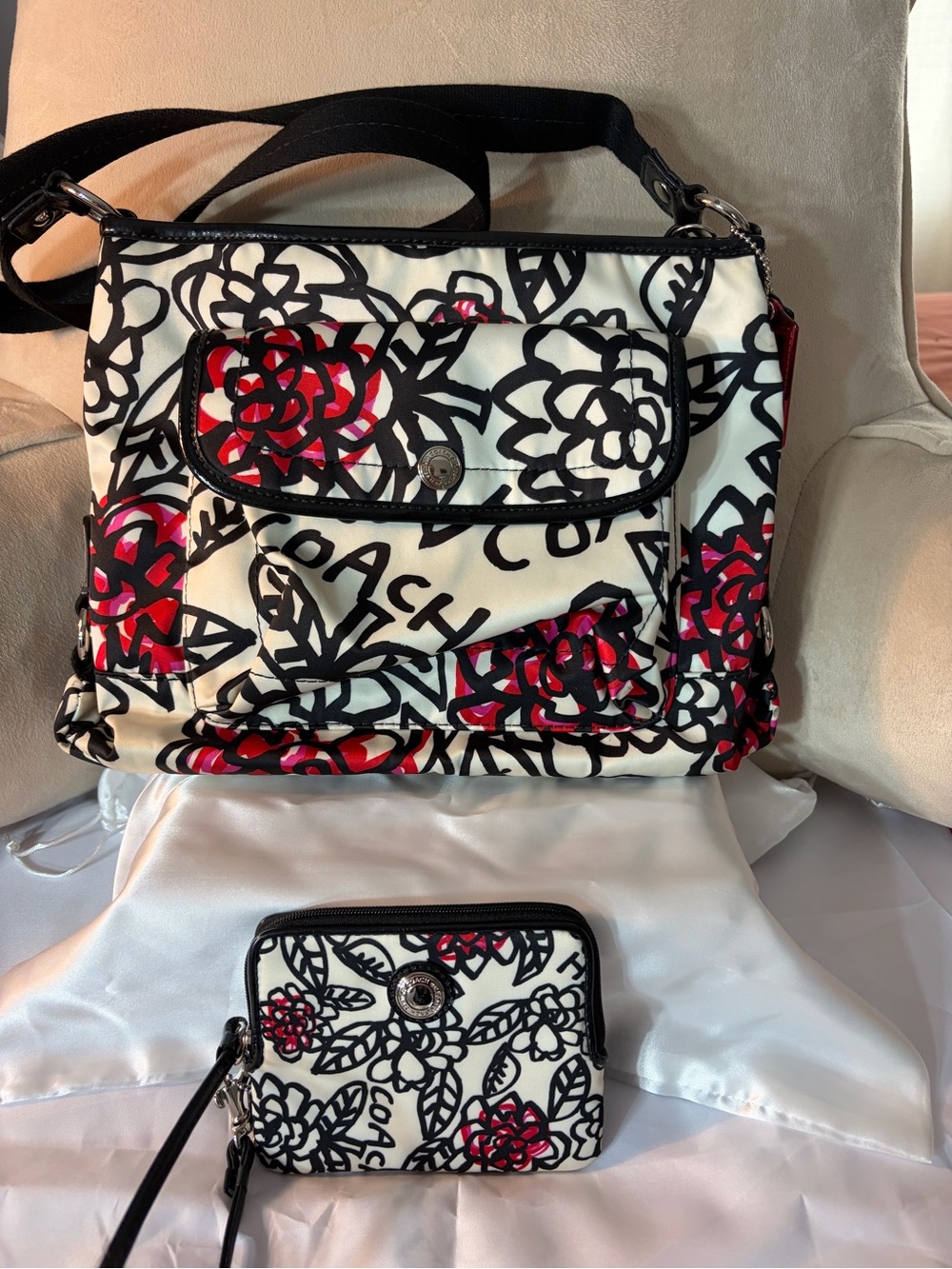 Coach Poppy White Floral Print Crossbody Bag & Wristlet with Red & Black Accents - Picture 1 of 10
